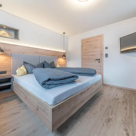 Bergmomente شقة *